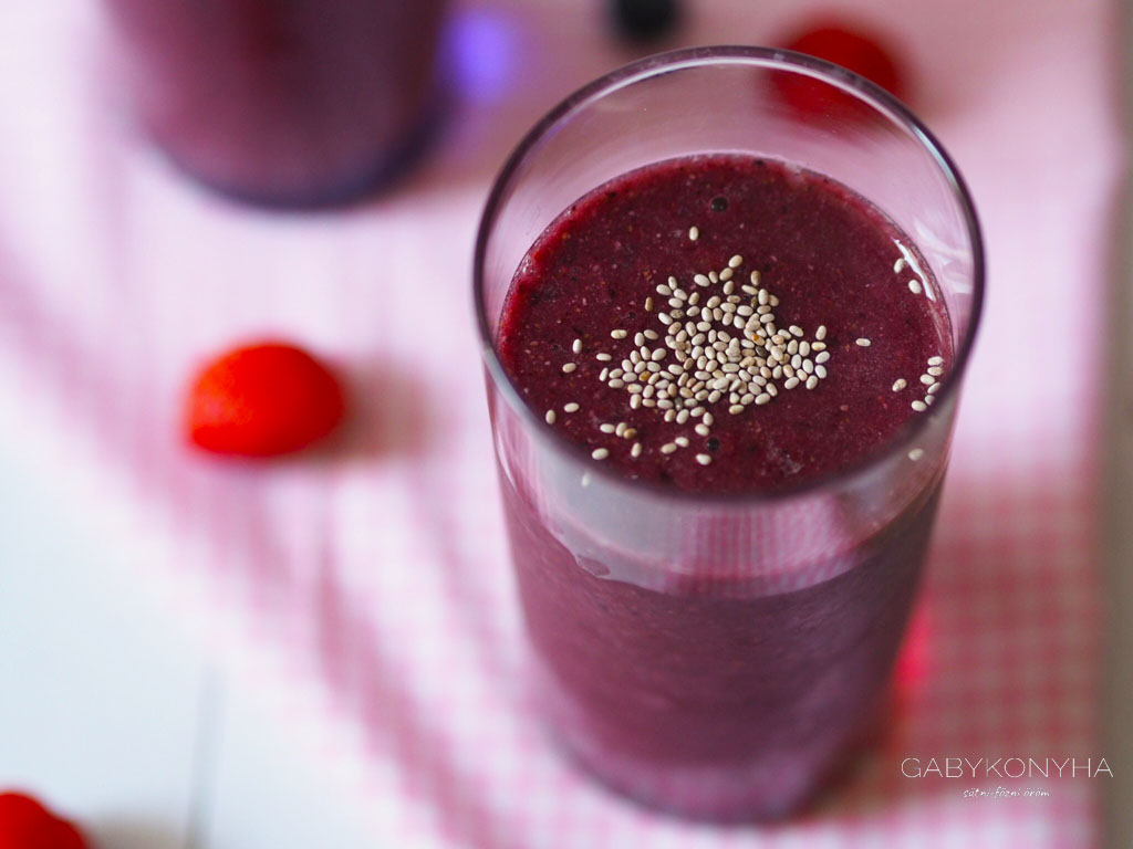 Lila smoothie - GabyKonyha