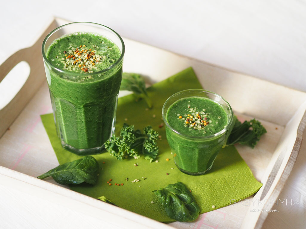 Gluténmentes vegán zöld spirulina smoothie