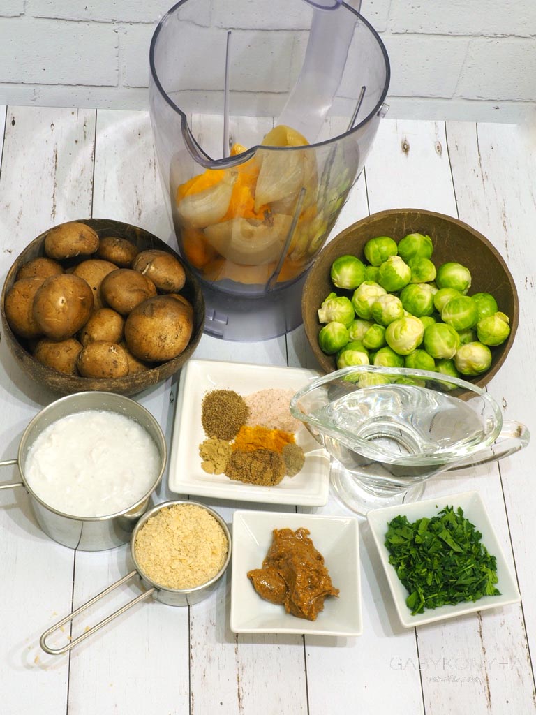 Gluténmentes vegán növényi alapú sütőtökszósz gluténmentes tésztával és pirított kelbimbóval